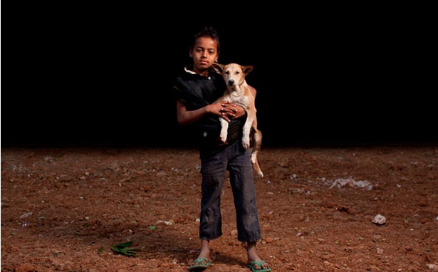niños huerfanos adoptan perros 2
