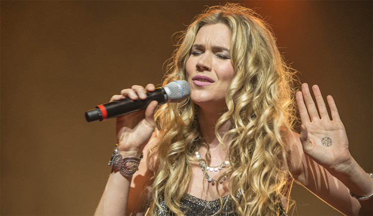 joss-stone-cancela-concierto-para-cuidar-a-su-perro-enfermo5