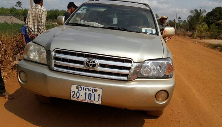 43 monos salvados camboya coche 2