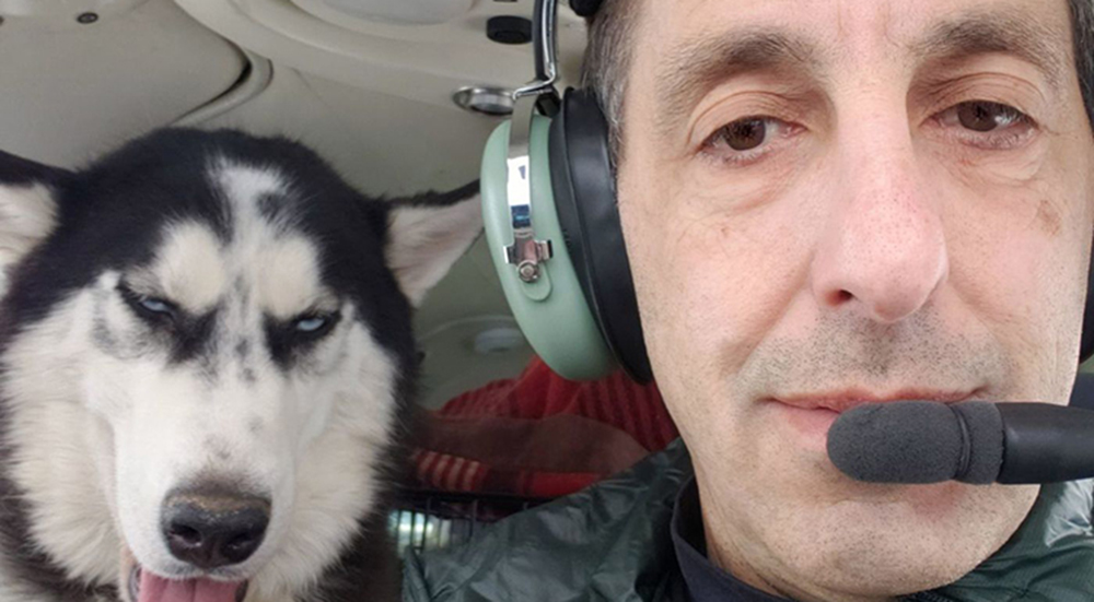 Un piloto vuela kilómetros salvando la vida de cientos de mascotas totalmente gratis Un piloto vuela kilómetros salvando la vida de cientos de mascotas totalmente gratis