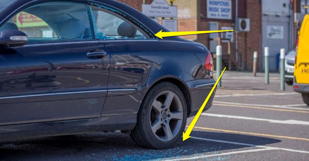 Rompe el vidrio de un lujoso Mercedes-Benz para salvar a un pequeño perrito que se asfixiaba Rompe el vidrio de un lujoso Mercedes-Benz para salvar a un pequeño perrito que se asfixiaba