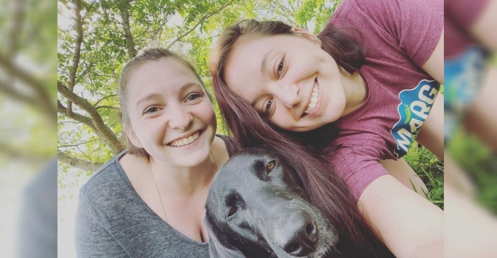 Dos hermanas rescatan a una perrita maltratada y terminan salvado 10 vidas inocentes Dos hermanas rescatan a una perrita maltratada y terminan salvado 10 vidas inocentes